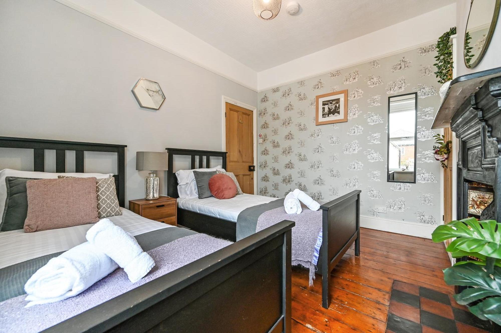 Villa Beautiful Townhouse, Great Location - Pet Friendly à Cardiff Extérieur photo